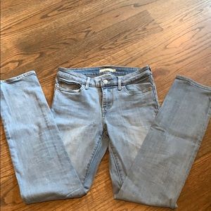 Levi’s 712 Slim Light Blue Jeans - Size 28